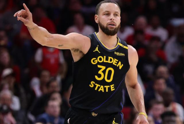 中国体育-库里：开始更多考虑退役 不想像科比那样摆烂收尾